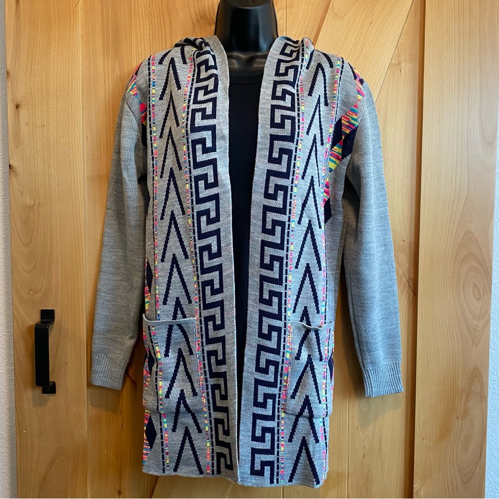 Lían de Marqlop indigenous design sweater with hood
